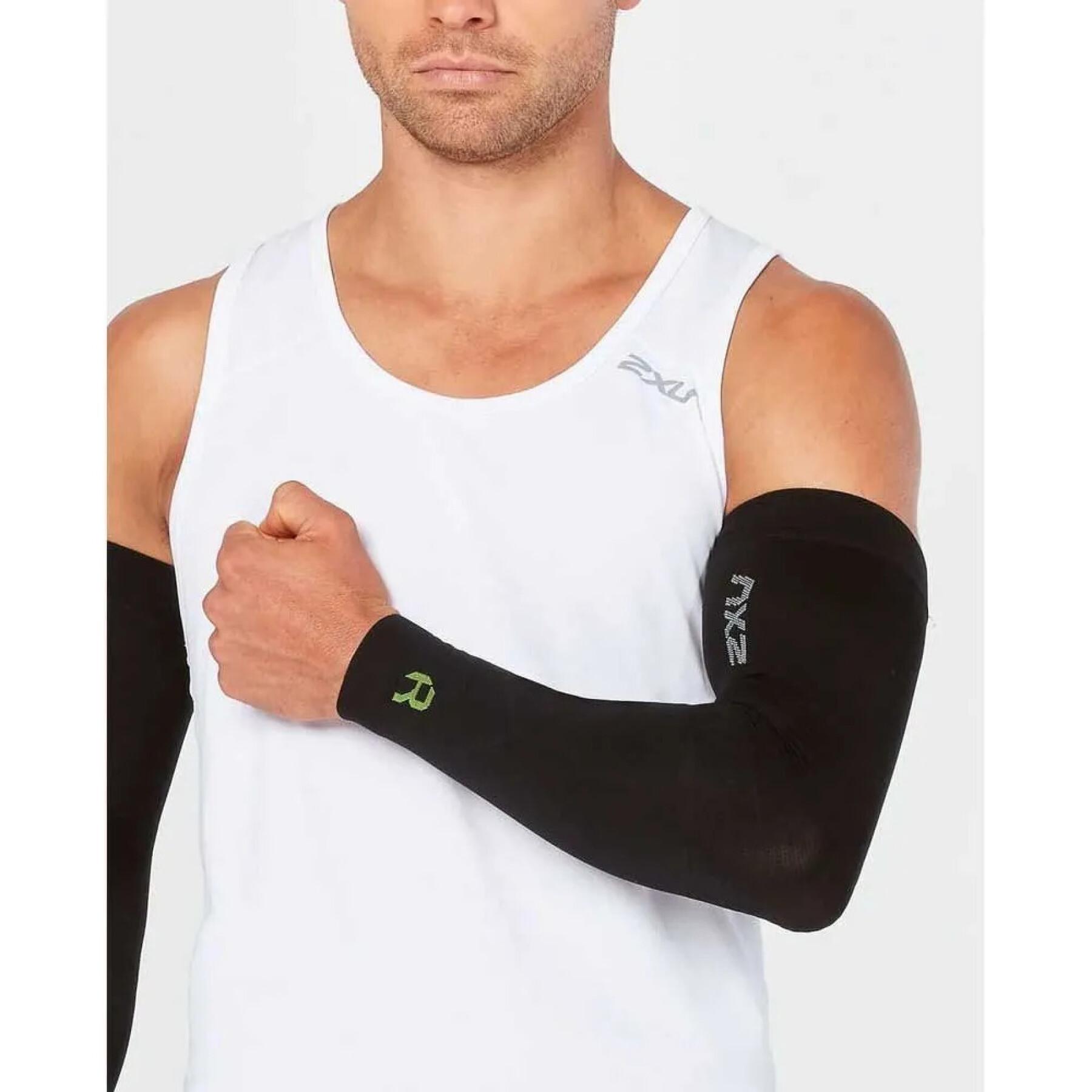 Compression sleeve flexible recovery arms 2XU