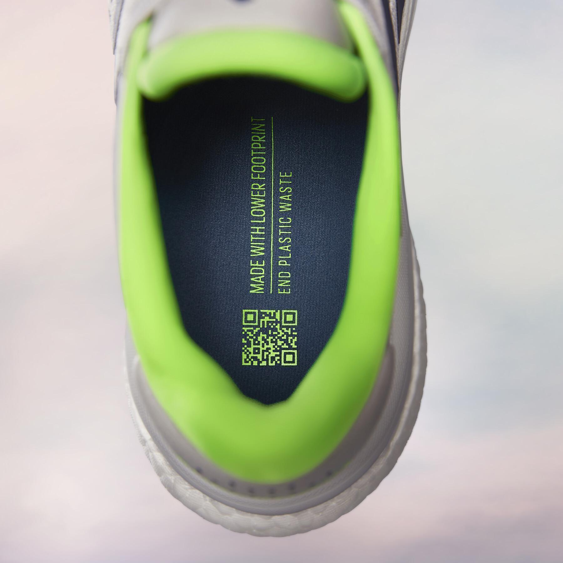 Running shoes adidas Supernova 2