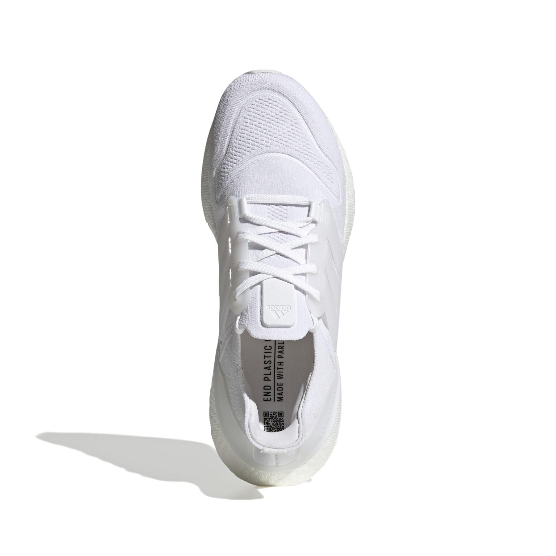 Running shoes adidas ultraboost 22