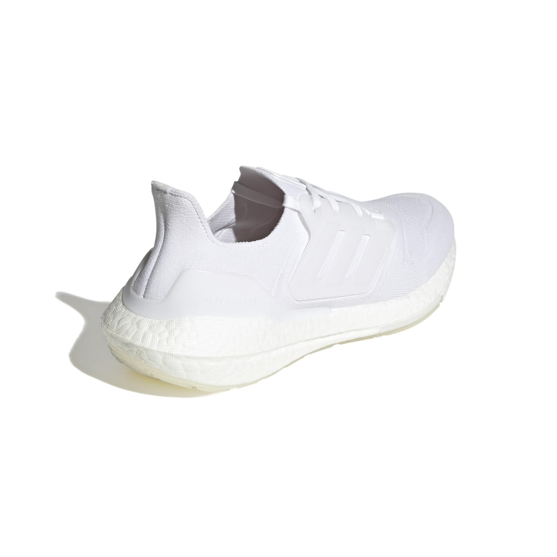 Running shoes adidas ultraboost 22