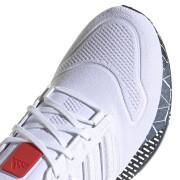 Running shoes adidas Ultraboost 22